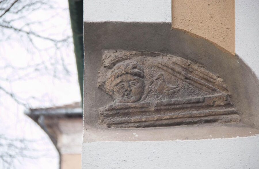 2 Hours Buda Castle Walking Tour - Walk with a Historian - Starting at Bécsi kapu Square