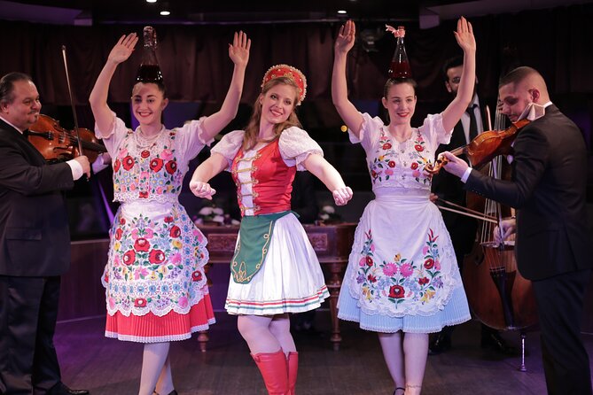 4 Course Dinner Cruise with Operetta, Folk Show and Welcome Drink - The Danube route, from Buda Castle to Bálna
