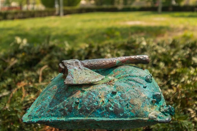 4 hours long private walking tour in Budapest - Pickup, timing, and the practical details