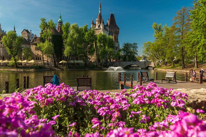 4 hours long private walking tour in Budapest - Heroes’ Square and Andrássy Avenue explain Pest