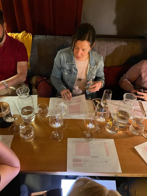 6-Tier Hungarian Wine Tasting at a Cozy Community Table - Why the small-producer focus matters