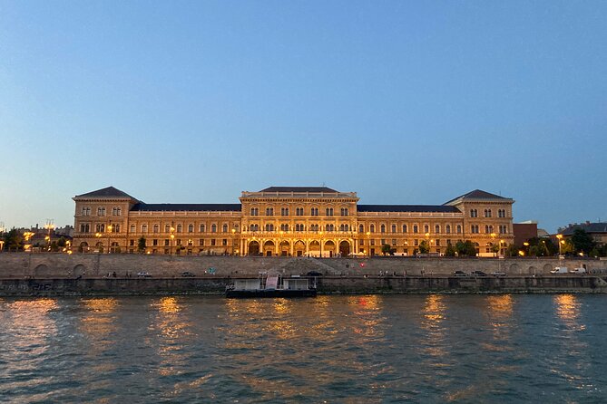 8-hour private Budapest city tour by car / minivan - Crossing to Matthias Church and Fisherman’s Bastion