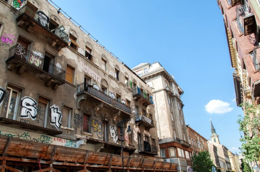 Alternative Budapest Walking Tour - Reading the Jewish district through art and change