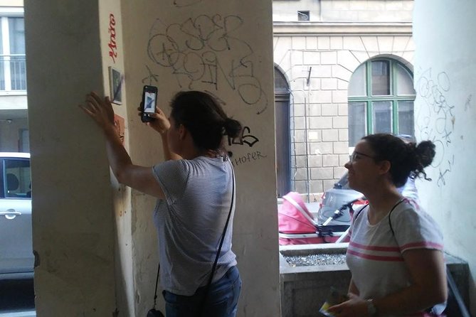 Alternative Street Art Free Walking Tour of Budapest - The Jewish District beyond the painted walls