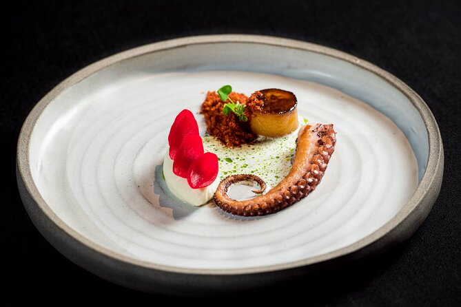 Audio visual multi-sensory chefs journey dinner experience - A seven-course trip around the world