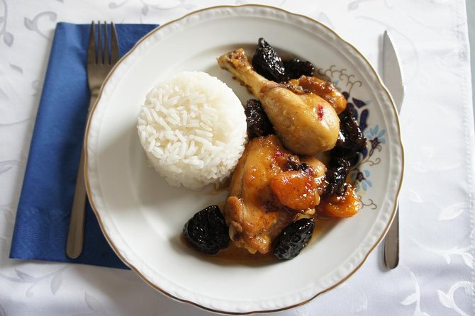 Authentic Jewish Cooking Class by a Professional chef - Honey chicken, dried plum, apricot, and rice