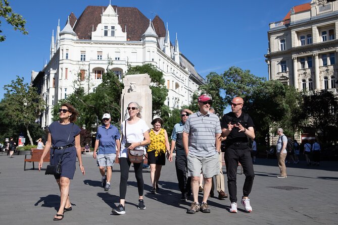 Born Under The Red Star - Communist tour with Coffee in a Retro Bar - The Soviet Heroic Memorial and the problem of memory