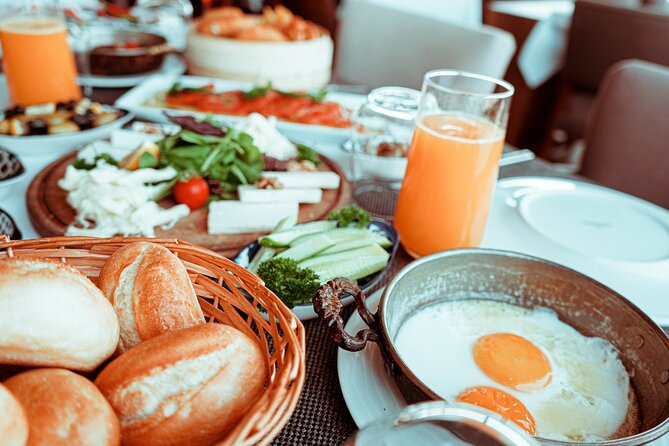 Bottomless Brunch and Cruise with Prosecco in Budapest - Is $34.84 good value?
