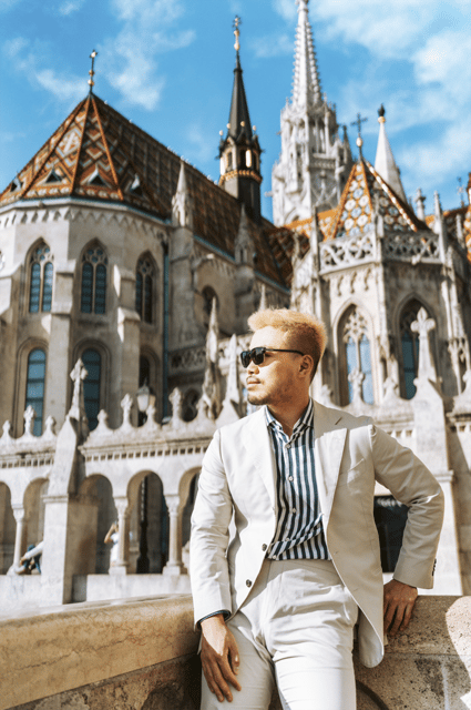 Buda Castle: Private photoshoot with a local guide - What the posing help is really worth