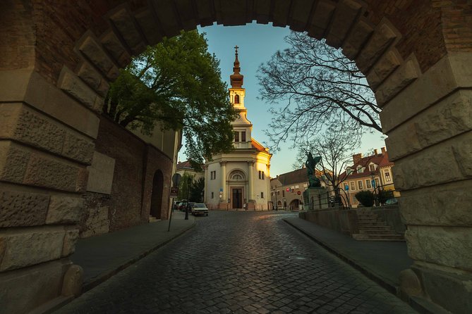 Buda Castle Quarter Walking Tour - Dísz Square and the quarter beneath your feet