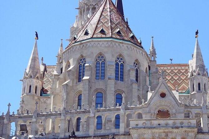 Buda Castle Tour: Fisherman's bastion and hidden gems - Matthias Fountain and the Royal Palace finish