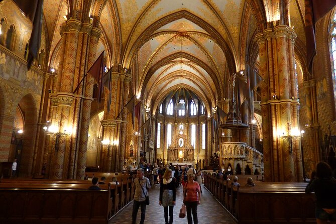 Buda Castle Walking Tour with Matthias church entry, Cake&Coffee - Why Buda Castle works better with a guide
