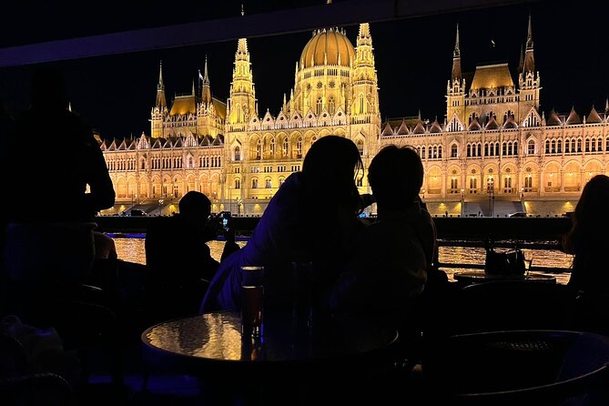 Budapest: 1-Hour Highlights Cruise with Welcome Drink - Vigadó Concert Hall and the Pest riverbank