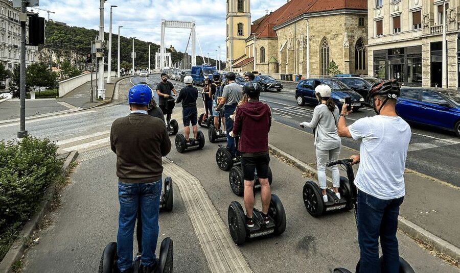 Budapest: 1 Hour Instagram Segway Tour - The return toward Pest and Kossuth Lajos Square