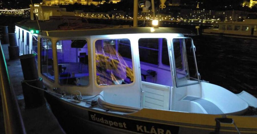 Budapest: 1-Hour Private Boat Cruise - What the boat is like onboard