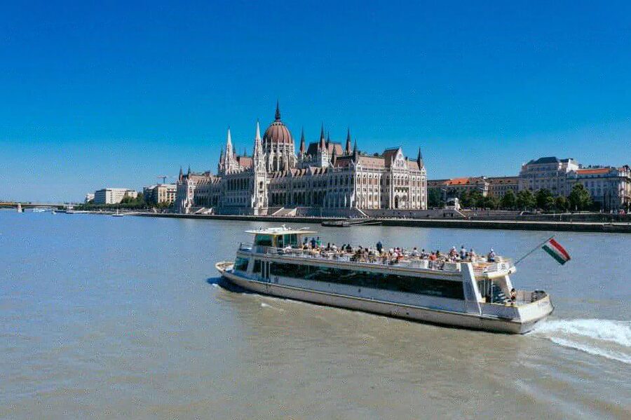 Budapest: 1-hour Sightseeing Danube River Cruise - The southern Danube views