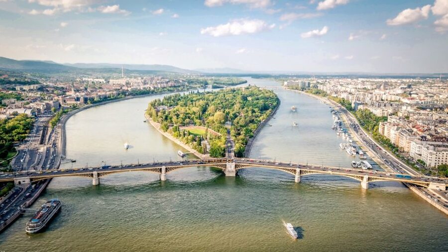 Budapest: 1-hour Sightseeing Danube River Cruise - Daylight, sunset, or the 9 p.m. cruise?