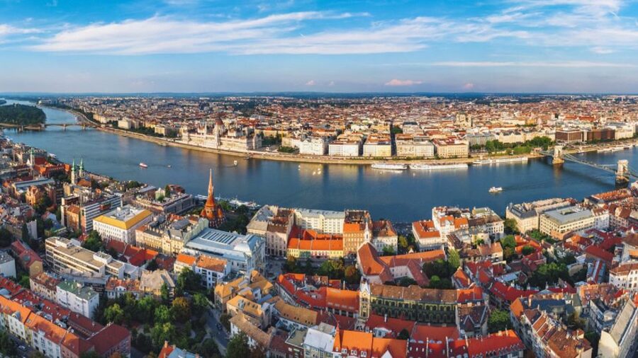 Budapest: 1-hour Sightseeing Danube River Cruise - Commentary, Wi-Fi, and seating