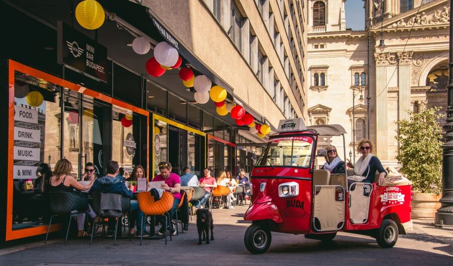 Budapest: 2-Hour Private TukTuk Tour - Starting in central Budapest
