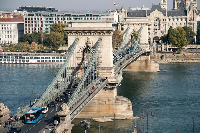 Budapest 3-Hour City Tour - Kossuth Lajos Square and the Parliament finish