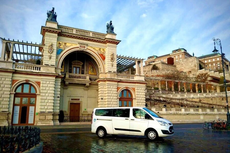 Budapest: 3-Hour Grand City Tour and Castle Walk - Heroes’ Square and the grand Pest avenue