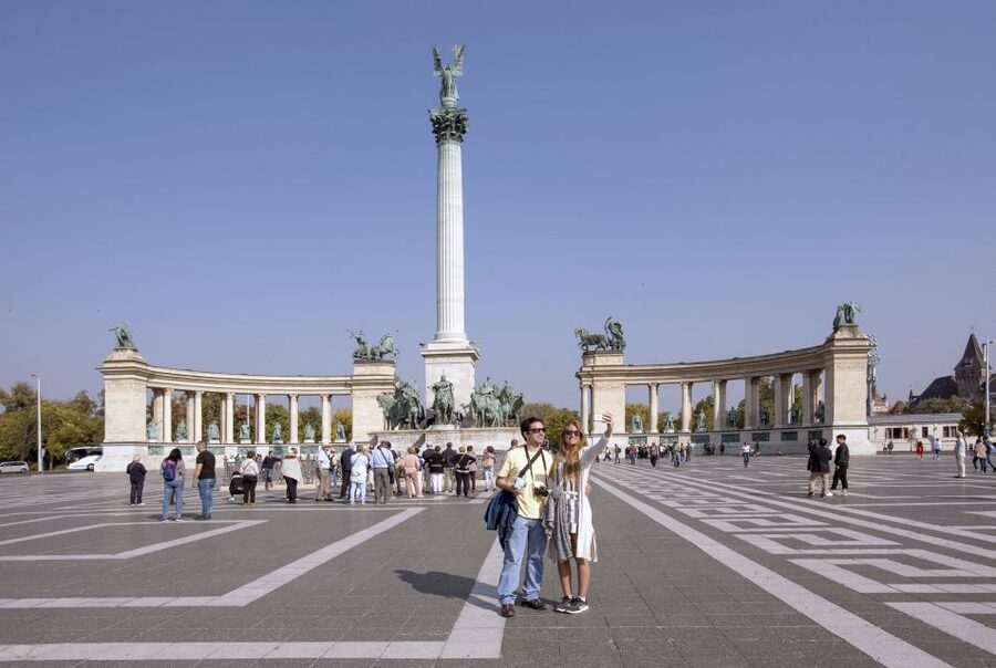 Budapest: 3-Hour Trabant Sightseeing Tour - The standard city sightseeing option