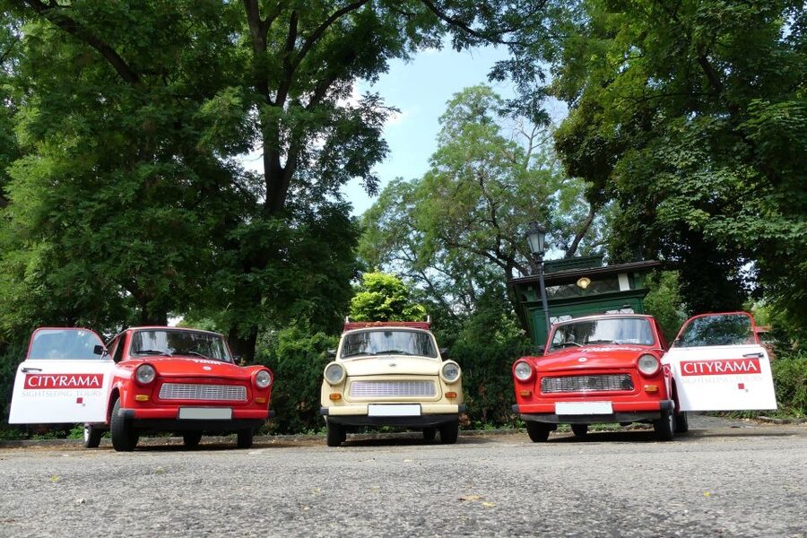Budapest: 3-Hour Trabant Sightseeing Tour - Starting the engine is part of the story