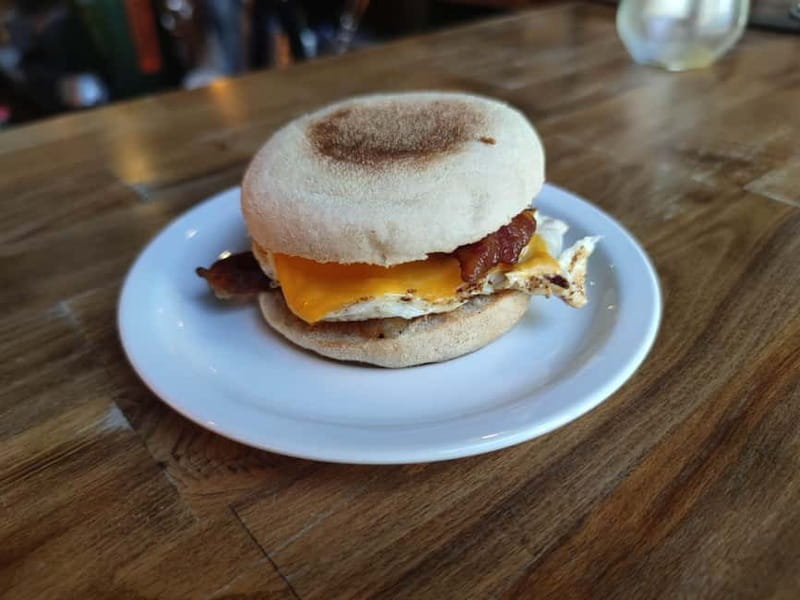 Budapest: 4-hour Bottomless Brunch w/ Cocktails & Craft Beer - The American breakfast spread