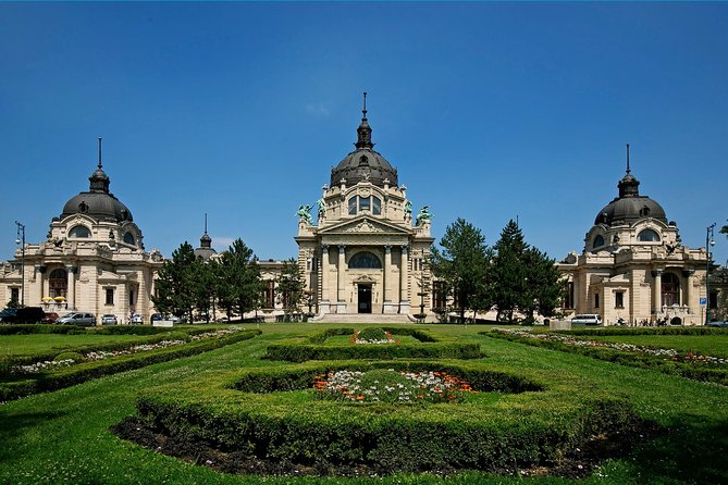 Budapest All in One Small Group Walking Tour with Strudel Stop - City Park and Vajdahunyad Castle