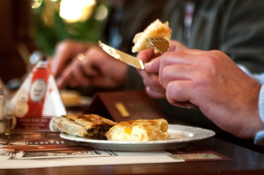 Budapest: All in One Walking Tour with Strudel House Stop - St. Stephen’s Basilica and the strudel break
