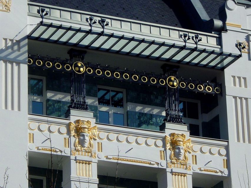 Budapest Art Nouveau Walking Tour - Kazinczy Street Synagogue and a memorable finish