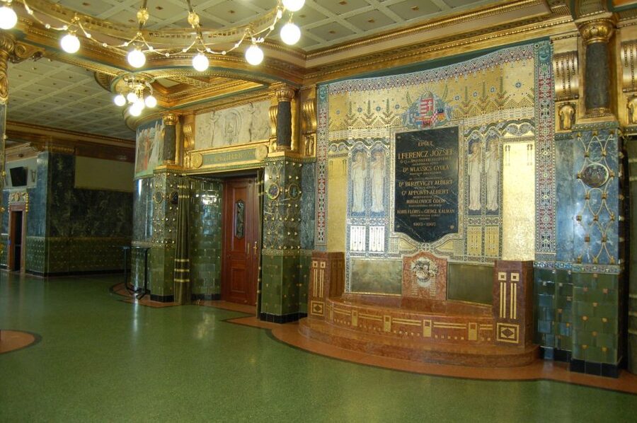 Budapest Art Nouveau Walking Tour - Paris Passage and a grand urban finish
