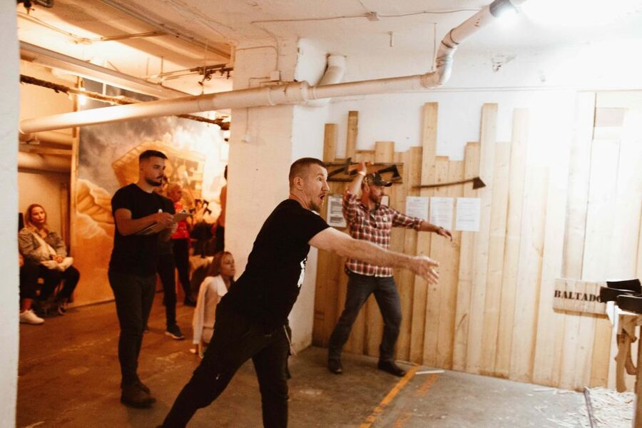 Budapest: Axe Throwing Experience - How the Instructor Helps You Get on Target