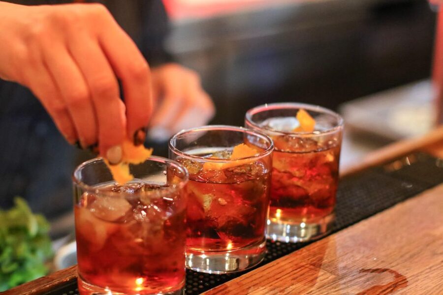 Budapest: Bar Crawl Tour with Local Drinks - Key points before you book