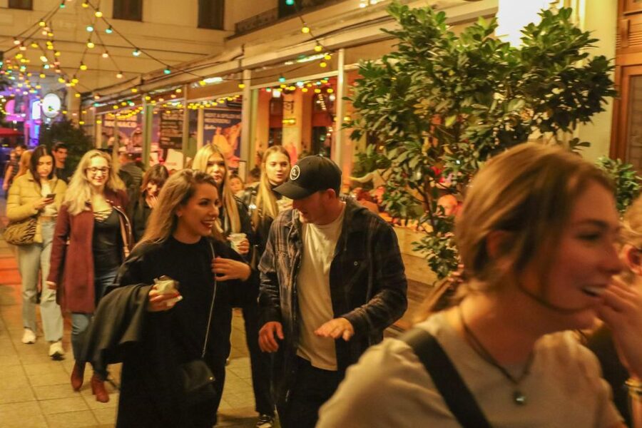 Budapest: Bar Crawl Tour with Local Drinks - What you actually drink