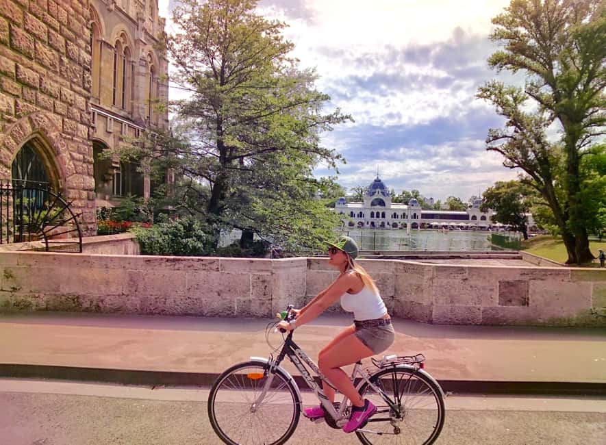 Budapest Bike Tour with a Hungarian Goulash - Szabadság Square and the final return