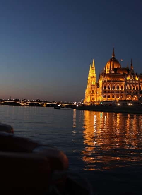 Budapest: Boat Cruise with Personal Guide and Drink - Why Budapest looks different from the Danube