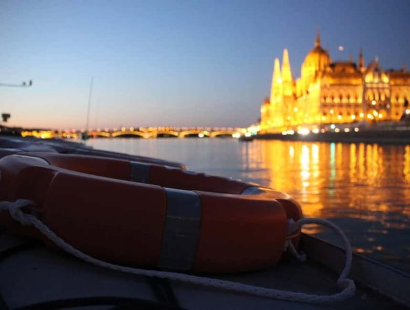 Budapest: Boat Cruise with Personal Guide and Drink - Who will enjoy this cruise most?