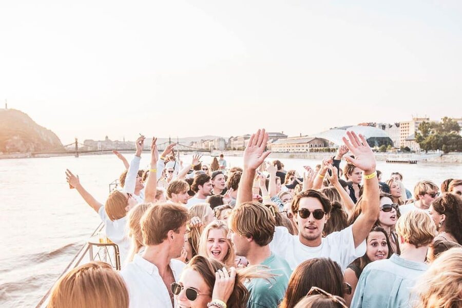 Budapest: Boat Party with option of Unlimited Drinks - A night built around Budapest’s best view
