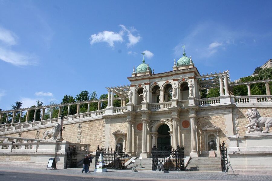 Budapest: Buda Castle Private Walking Tour - Starting with hotel pickup in Budapest