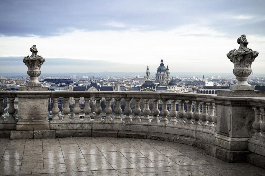 Budapest: Buda Castle Walking Tour in German - Key points at a glance