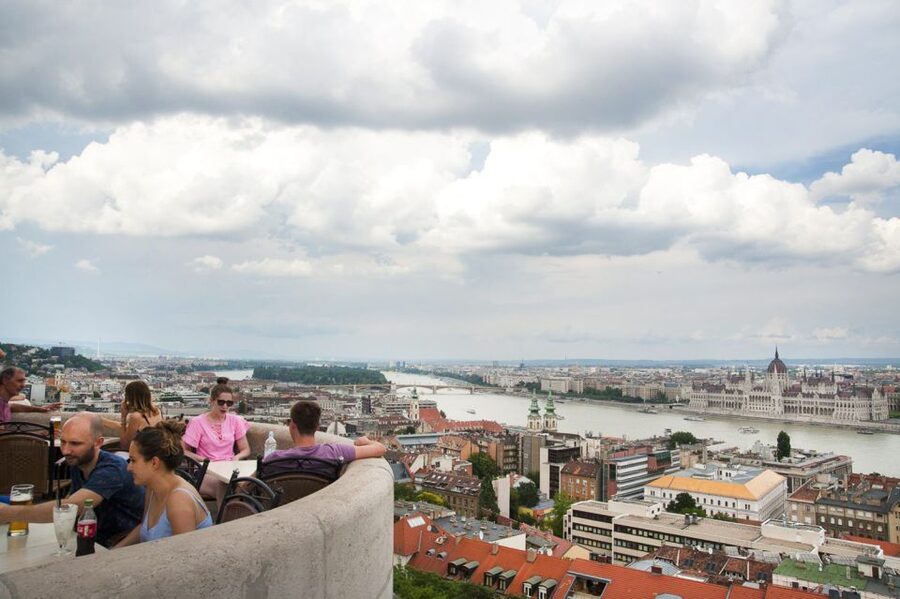 Budapest: Buda Castle Walking Tour in German - Fisherman’s Bastion and the Danube panorama