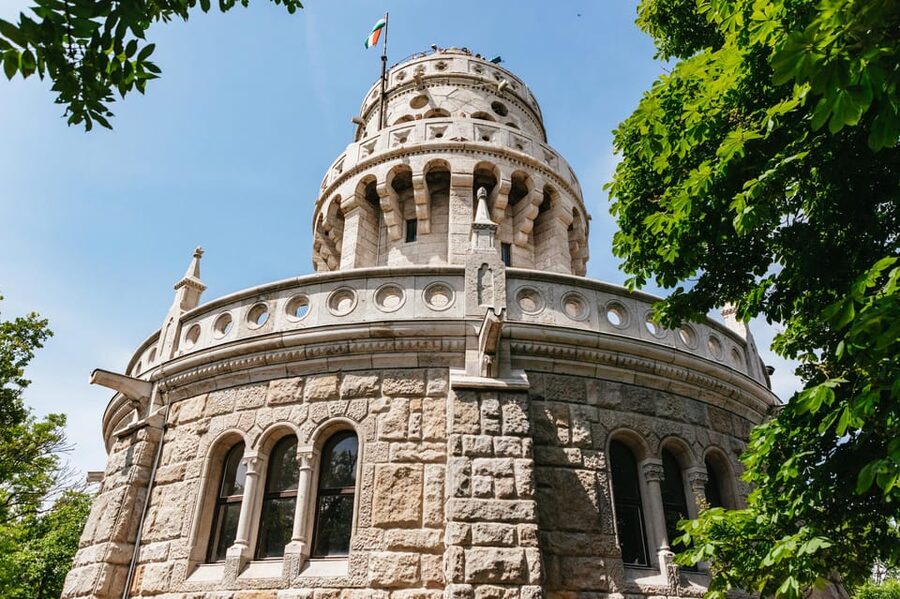 Budapest: Buda Hills Guided Hiking Tour with Optional Lunch - Group size and the guide’s role