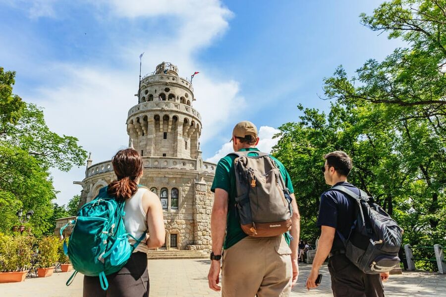 Budapest: Buda Hills Guided Hiking Tour with Optional Lunch - Choosing the optional lunch