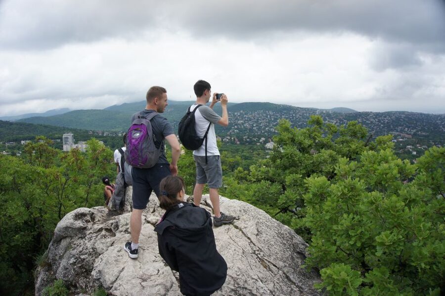 Budapest: Buda Hills Guided Hiking Tour with Optional Lunch - The return to central Budapest