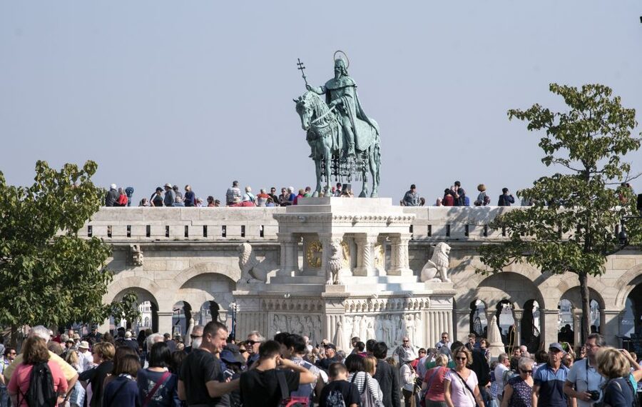 Budapest: Buda Walking Tour - Starting at Matthias Church and Holy Trinity Column