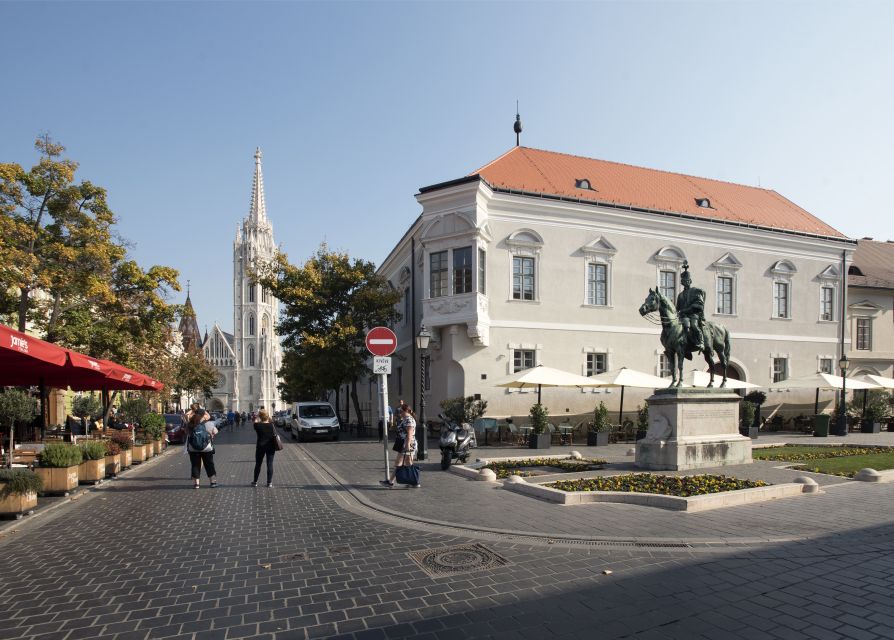 Budapest: Buda Walking Tour - The Royal Palace and the presidential residence