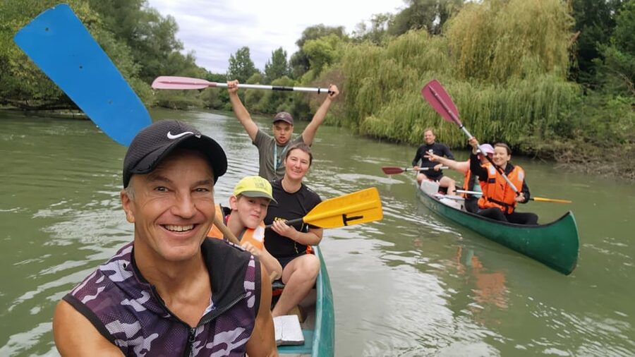 Budapest: Canoeing the Danube w or wo Sauna or Danube Beach - Who will enjoy this outing most