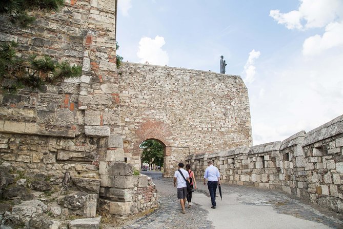 Budapest Castle Walk - Royal Palace and National Széchényi Library