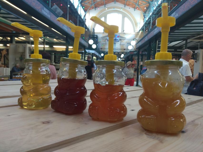 Budapest: Central Market Hall Guided Food Tour with Tastings - Language, accessibility, and meeting details
